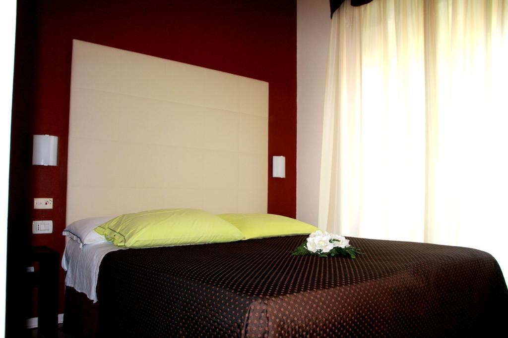 Hotel Monica Cervia Ruang foto
