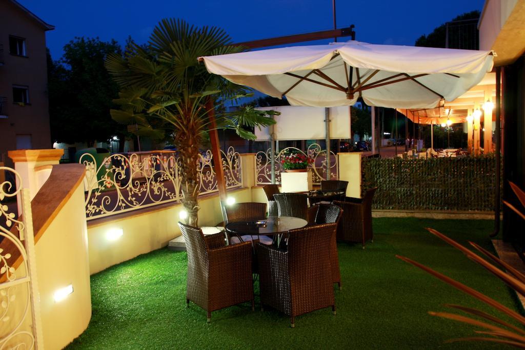 Hotel Monica Cervia Bagian luar foto