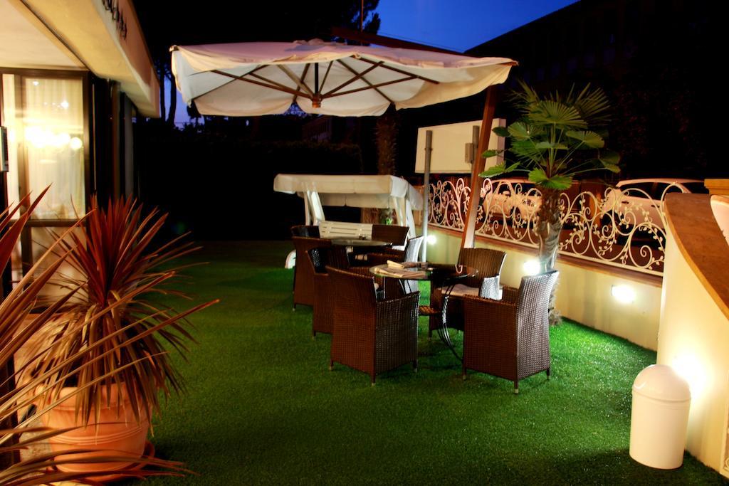 Hotel Monica Cervia Bagian luar foto